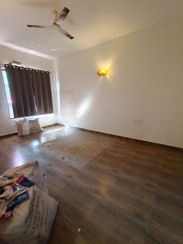 Room in 3 BHK Builder Floor at Ardee City, Sector 52 – for Rent