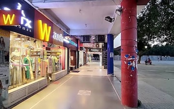 Showroom For Rent in Sector 35