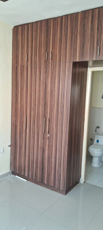 Room in 3 BHK Apartment at Ansal Estella, Sector 103 – for Rent