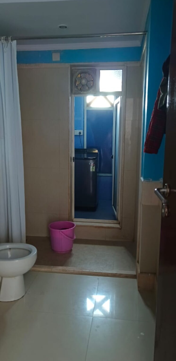 Bathroom, hiranandani-meadows 3 Bedroom 1400 Sq.Ft. Apartment In Manpada Thane 8168872