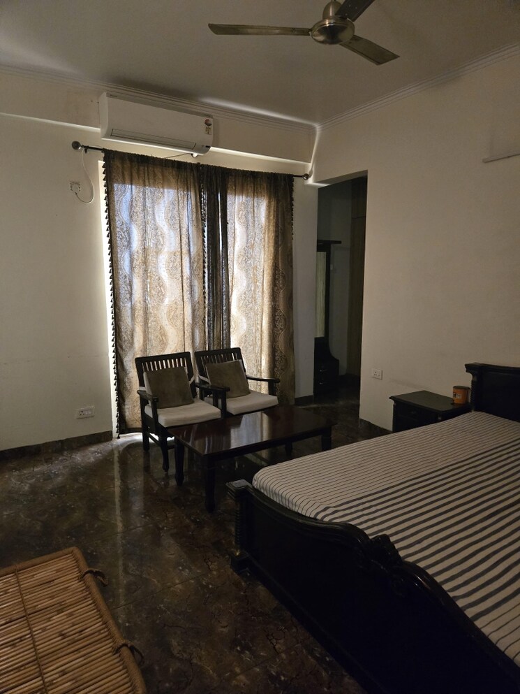 Living Room, saya-gold-avenue 4 Bedroom 2370 Sq.Ft. Apartment In Vaibhav Khand Ghaziabad 8168890