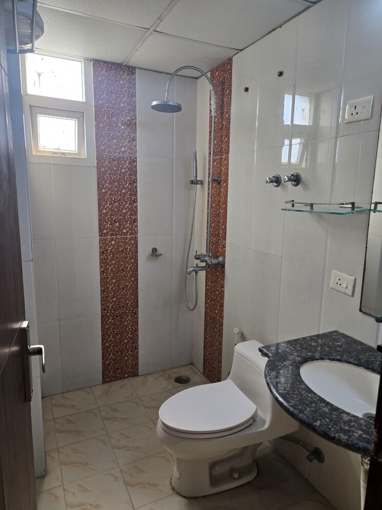 Bathroom, saya-gold-avenue 4 Bedroom 2370 Sq.Ft. Apartment In Vaibhav Khand Ghaziabad 8168890