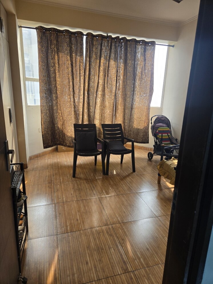 Gym, saya-gold-avenue 4 Bedroom 2370 Sq.Ft. Apartment In Vaibhav Khand Ghaziabad 8168890