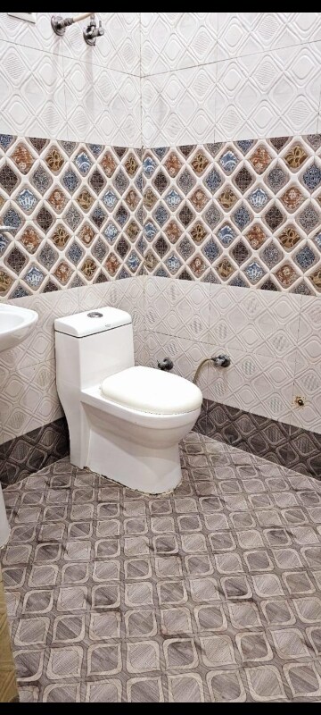Bathroom in 1 BHK Builder Floor at RWA Gyan Khand 3, Indrapuram – for Rent