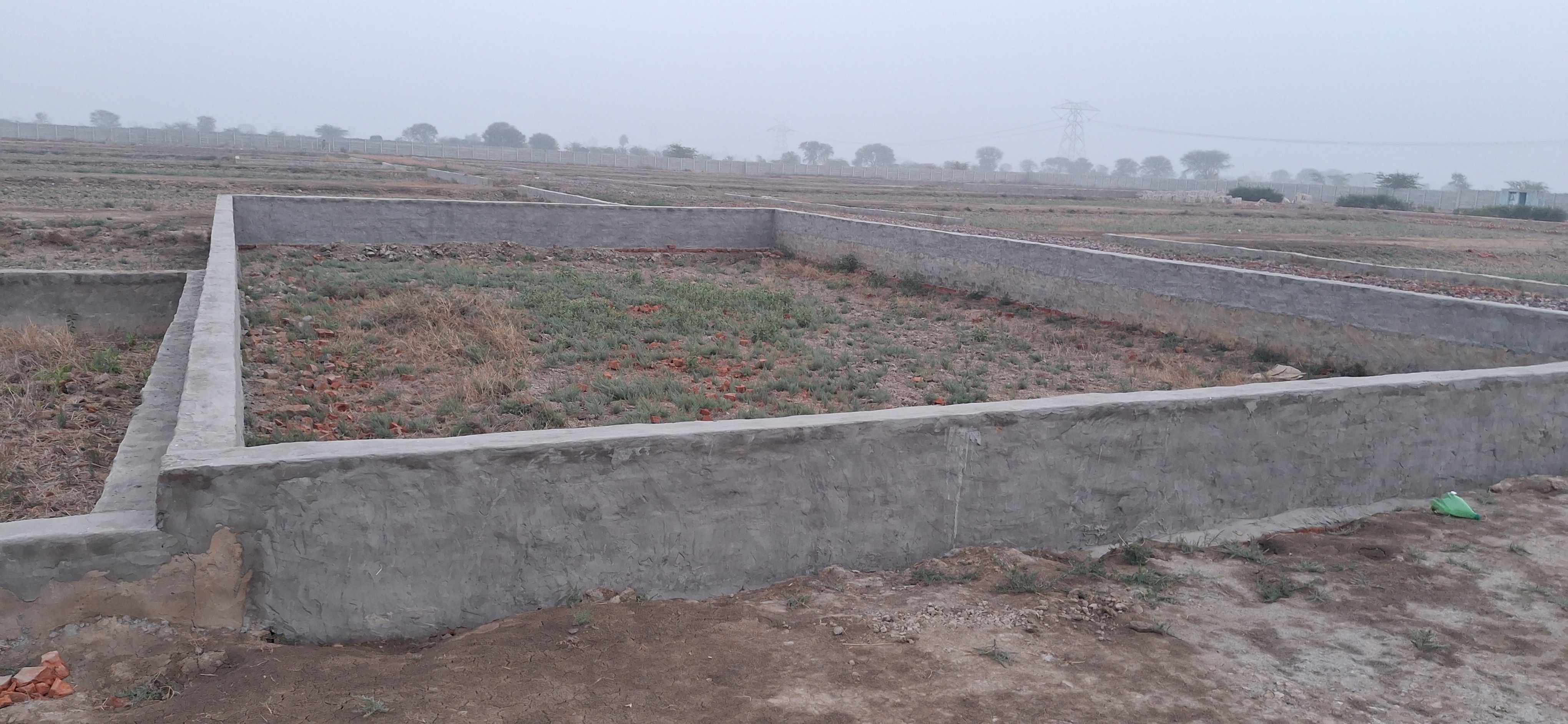 Plot For Sale in Mk Propty 