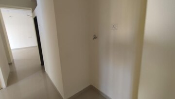 Room in 1 BHK Apartment at Vihang Valley Phase1, Kasarvadavali – for Sale