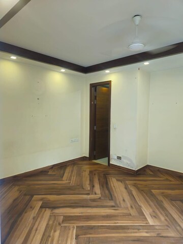 Room in 2 BHK Apartment at 3C Lotus Boulevard, Sector 100 – for Rent