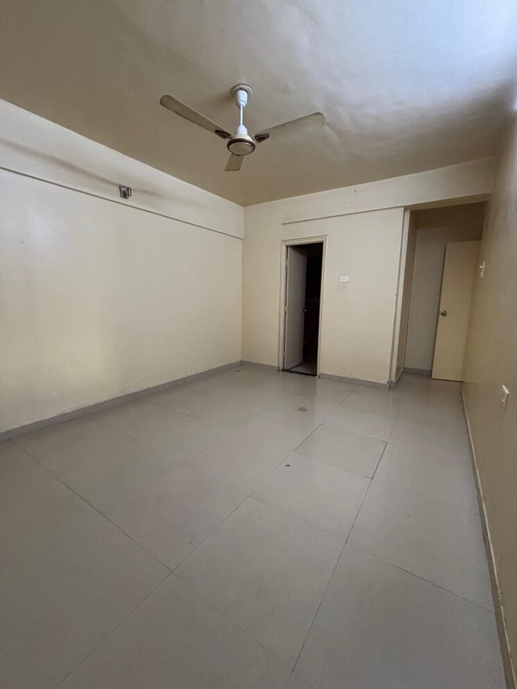 Master Bedroom, goel-ganga-hill-mist-harmony 3 Bedroom 1500 Sq.Ft. Apartment In Kondhwa Pune 8169122