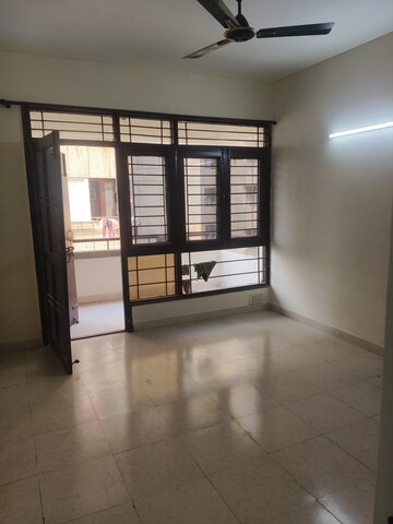 Room in 3 BHK Apartment at IRWO Westend Towers, Sector 47 – for Sale