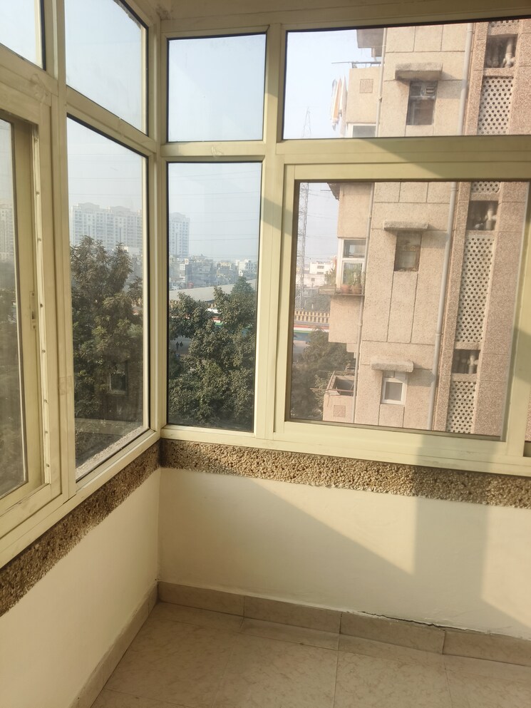 Balcony, irwo-westend-towers 3 Bedroom 1650 Sq.Ft. Apartment In Sector 47 Gurgaon 8169144