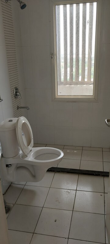 Bathroom in 3 BHK Apartment at Jaypee Moon Court, Jaypee Greens – for Sale