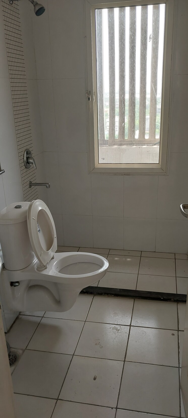 Bathroom, jaypee-moon-court 3 Bedroom 1917 Sq.Ft. Apartment In Jaypee Greens Greater Noida 8169141