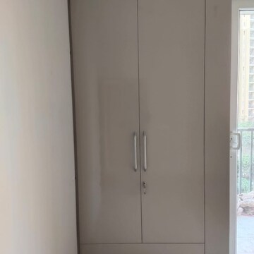 Room in 2 BHK Apartment at Tata Eureka Park, Sector 150 – for Rent