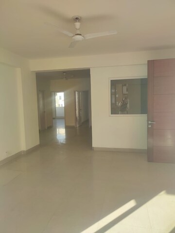 Room in 3 BHK Apartment at Emaar Emerald Floors Premier, Sector 65 – for Rent