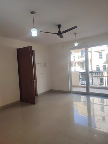 Room in 3 BHK Apartment at Emaar Emerald Floors Premier, Sector 65 – for Rent