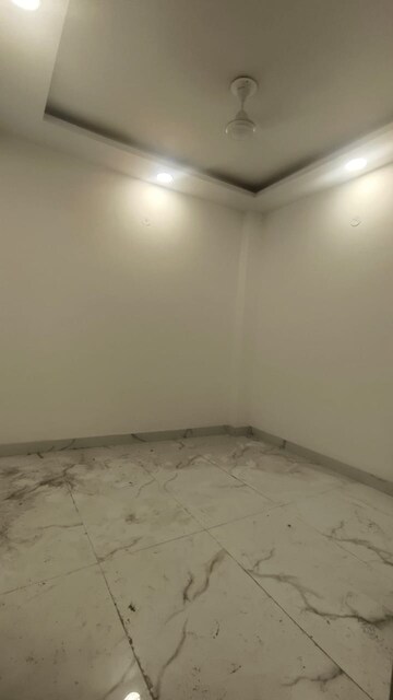Room in 2 BHK Builder Floor at Govindpuri – for Rent