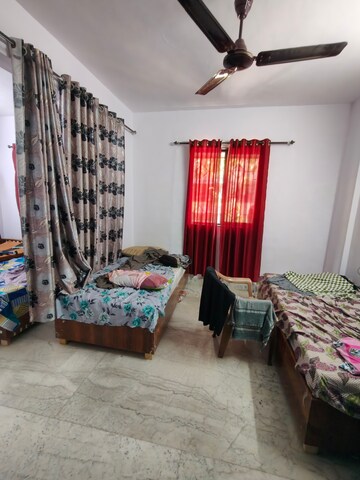 Room in  Pg at New Madha Colony – for Rent
