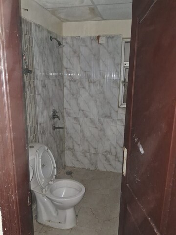 Bathroom in 3 BHK Apartment at Amrapali Silicon City, Sector 76 – for Rent