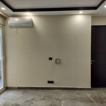 Room in 3.5 BHK Builder Floor at Greater Kailash – for Rent