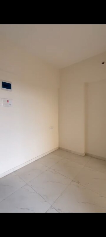 Room in 1 BHK Apartment at Rashmi Star City, Naigaon East – for Rent