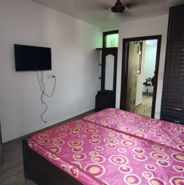 Bedroom in 1.5 BHK Builder Floor at Malviya Nagar – for Rent