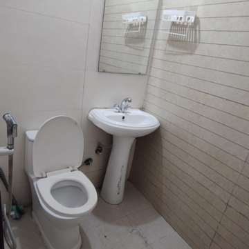 Bathroom in 1.5 BHK Builder Floor at Malviya Nagar – for Rent