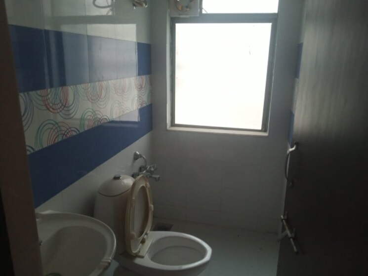 Bathroom, chandkheda 3 Bedroom 180 Sq.Yd. Apartment In Chandkheda Ahmedabad 8169340