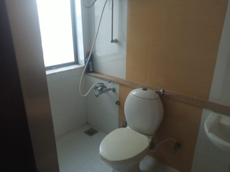 Bathroom, chandkheda 3 Bedroom 180 Sq.Yd. Apartment In Chandkheda Ahmedabad 8169340
