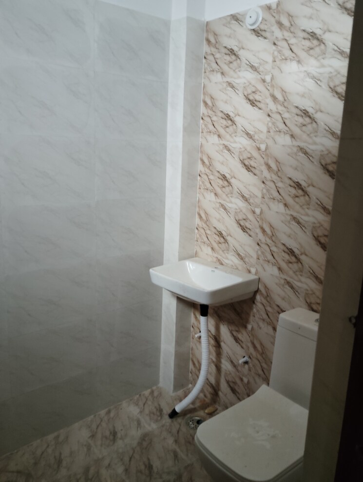 Bathroom, kursi road 3 Bedroom 1025 Sq.Ft. Independent House In Kursi Road Lucknow 8169401
