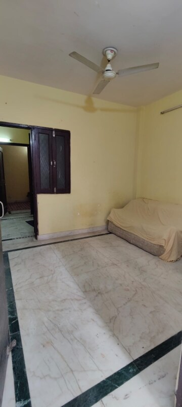 Room in 2 BHK Builder Floor at Chattarpur – for Rent