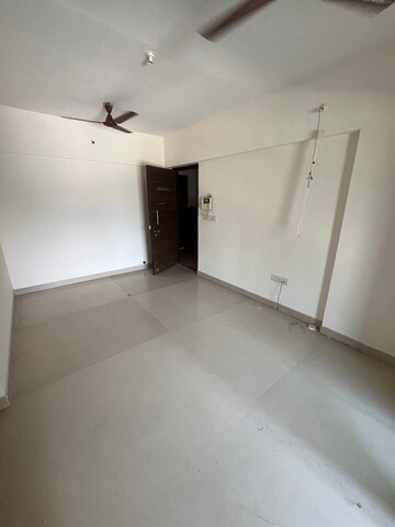 Room in 1.5 BHK Apartment at Lodha Codename The Ultimate, Majiwada – for Rent