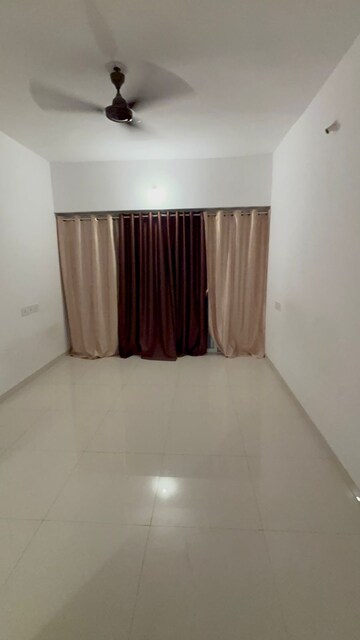 Room in 1 BHK Apartment at Satyam Shivam Phase I, Kharadi – for Rent