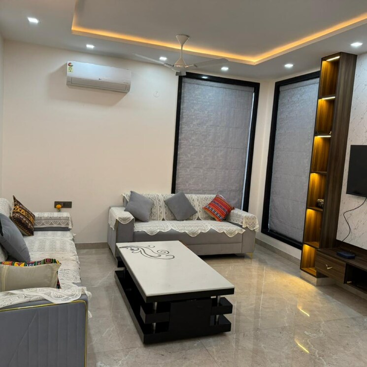 Living Room, sector 40 4 Bedroom 2500 Sq.Ft. Builder Floor In Sector 40 Noida 8169670