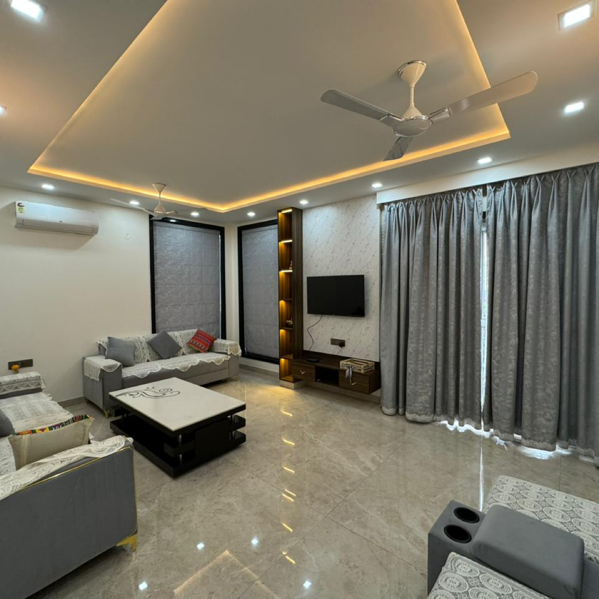 4 BHK + Pooja Room Builder Floor For Rent in Sector 40