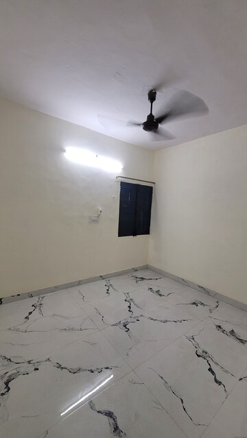 Bedroom in 2 BHK Apartment at Dilshad Garden – for Rent