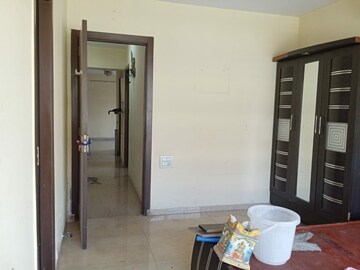 Room in 2 BHK Apartment at Satellite Royale, Goregaon East – for Rent