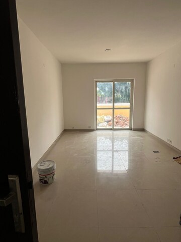 Room in 3 BHK Apartment at BPTP Parkland, Sector 75 – for Rent