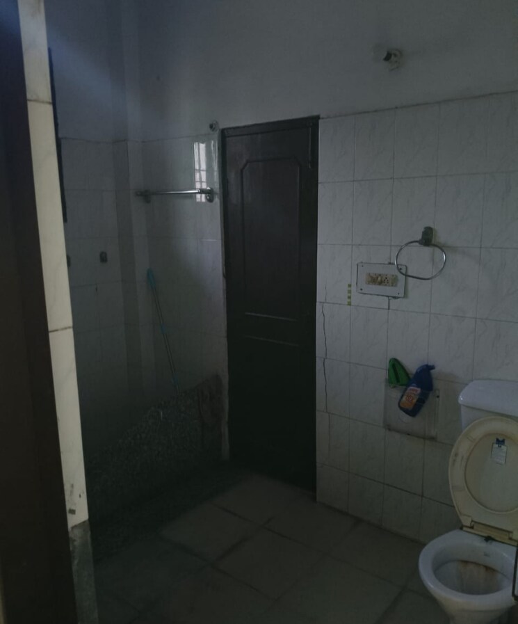 Bathroom, ambala highway 3 Bedroom 250 Sq.Ft. Builder Floor In Ambala Highway Zirakpur 8169755