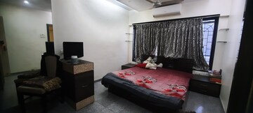 Bedroom in 2 BHK Apartment at Sheffield Towers, Andheri West – for Rent