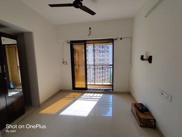 Room in 1.5 BHK Apartment at Uma Neopolis, Ghodbunder Road – for Rent