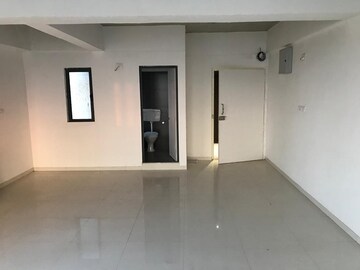 Room in  Office Space at Sun Westbank, Navrangpura – for Rent