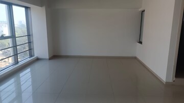 Room in  Office Space at Sun Westbank, Navrangpura – for Rent