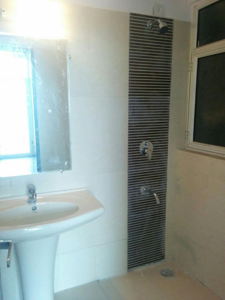 Bathroom, unnati-fortune-the-aranya 3.5 Bedroom 1900 Sq.Ft. Apartment In Sector 119 Noida 8169984