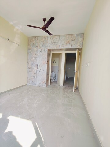 2 BHK Apartment For Rent in Pyramid Elite, Sector 86