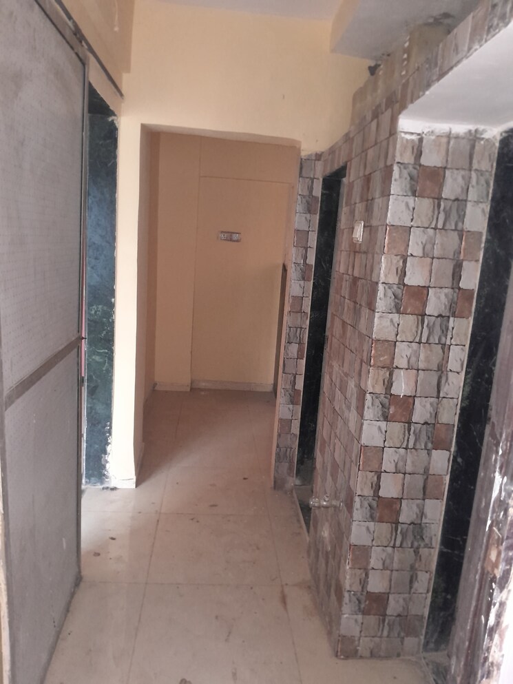 Bathroom, kurla west 1.5 Bedroom 400 Sq.Ft. Apartment In Kurla West Mumbai 8170017
