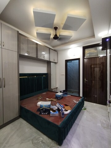 Furnished Amenities in 2 BHK Builder Floor at Uttam Nagar West – for Sale