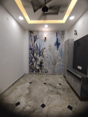 Furnished Amenities in 2 BHK Builder Floor at Uttam Nagar West – for Sale