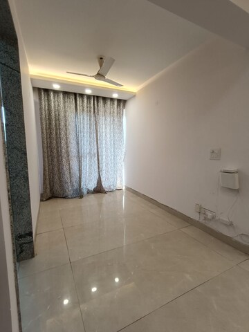 Room in 2 BHK Apartment at Sector 38 – for Rent