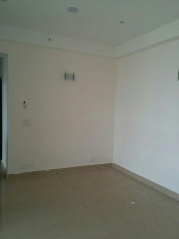Room in 2 BHK Apartment at Unnati Fortune The Aranya, Sector 119 – for Rent