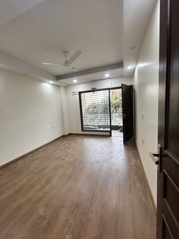 Room in 3 BHK Builder Floor at Paschim Vihar – for Rent